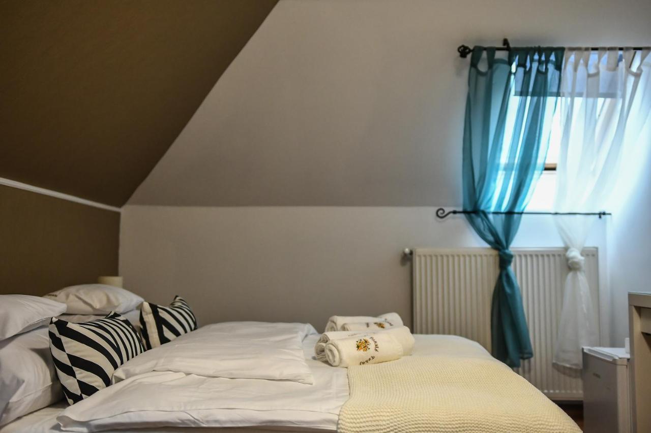 E-Vasko Panzio Borpince Bed & Breakfast Tokaj Exterior photo